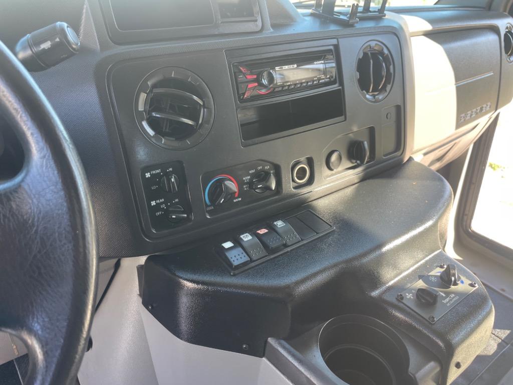2012 Ford Econoline - Photo 16