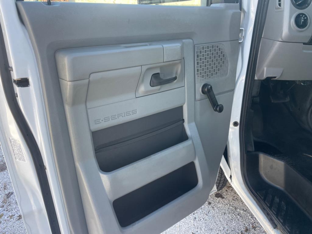 2012 Ford Econoline - Photo 13