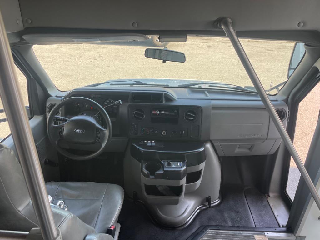 2012 Ford Econoline - Photo 24
