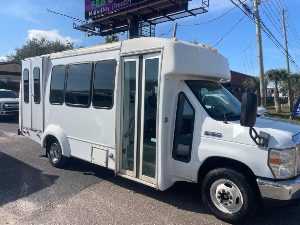 2012 Ford Econoline's photo