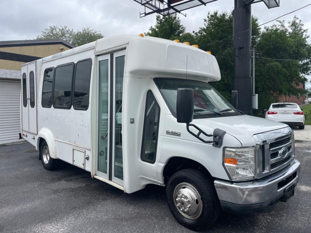 2012 Ford E-Series's photo