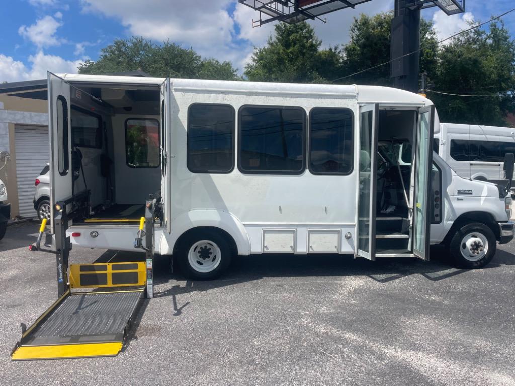2014 Ford E-Series SRW E-350 Super Duty 138 in WB's photo